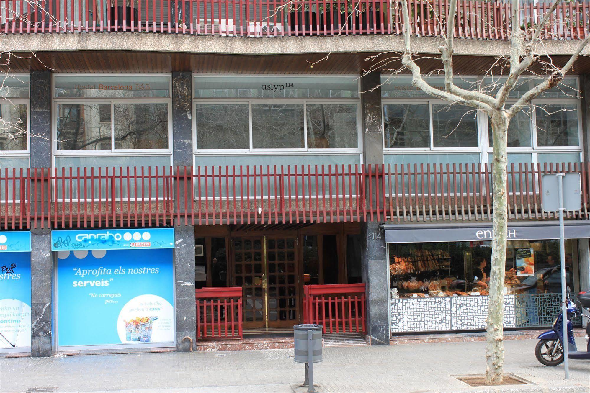 Hostal Aslyp 114 Barcelona Exterior photo